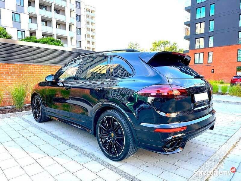 Używany Porsche Cayenne GTS 440 KM (323 kW) 2015 Czarny SUV