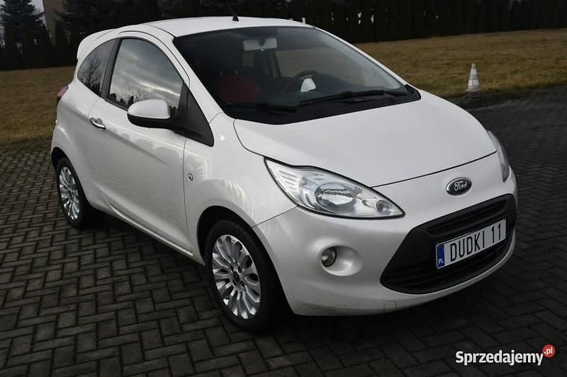 Biały Używany 2011 Ford Ka Hatchback | 12 900 zł (Uczciwa cena) - Obraz 1/4