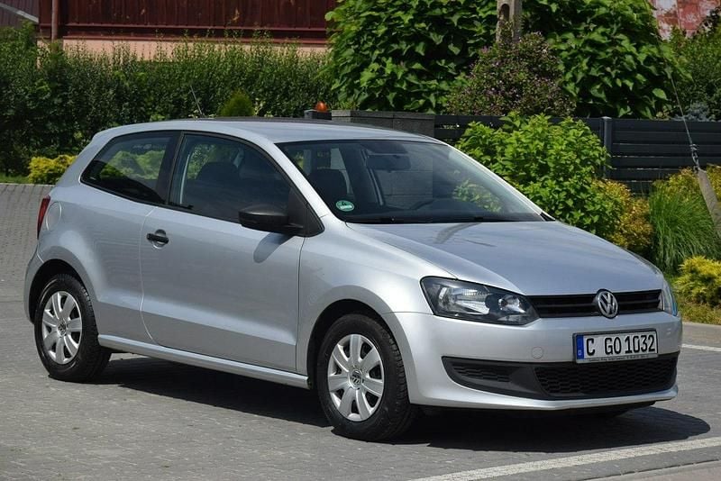 Srebrny Używany 2010 VW Polo Hatchback | 14 900 zł (Uczciwa cena) - Obraz 1/4