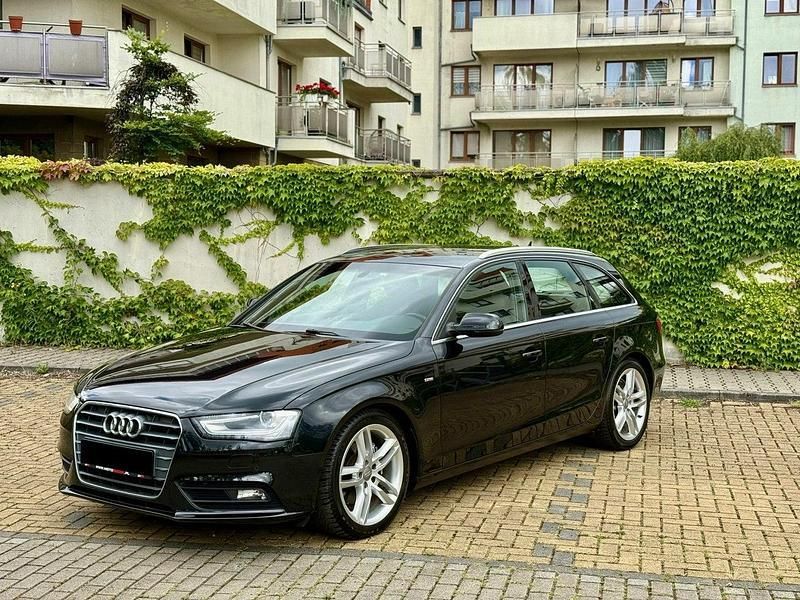 Czarny Używany 2013 Audi A4 S-Line Kombi | 42 900 zł (Dość drogi) - Obraz 1/4