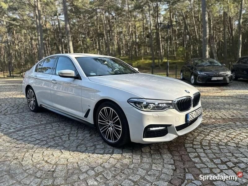 Biały Używany 2017 BMW 530 iPerformance Sedan/Limuzyna | 95 000 zł (Dobra cena) - Obraz 1/4