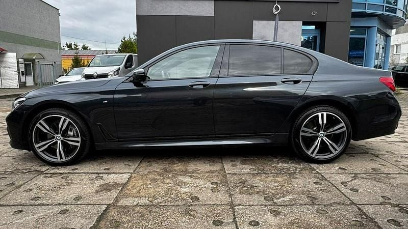 Używany BMW 740 2017 Szary Sedan/Limuzyna