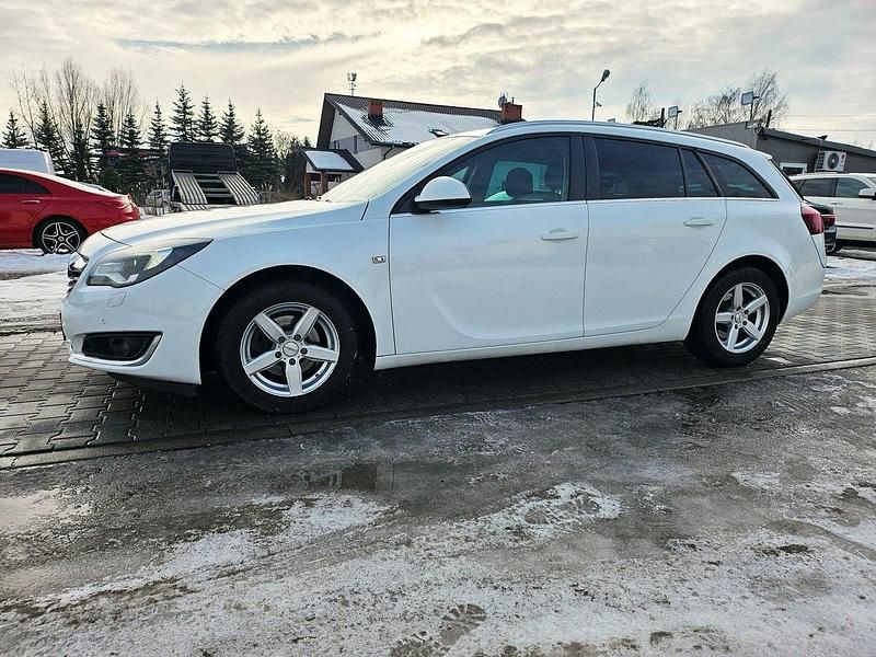 Używany Opel Insignia 120 KM (88 kW) 2014 Biały Kombi