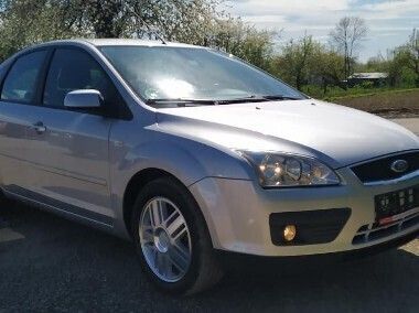 Srebrny Używany 2006 Ford Focus Ghia Hatchback | 10 900 zł (Uczciwa cena) - Obraz 1/4
