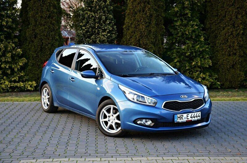 Niebieski Używany 2014 Kia Ceed 2 Sedan/Limuzyna | 28 900 zł (Uczciwa cena) - Obraz 1/4