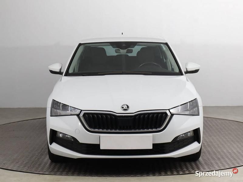 Biały Używany 2020 Skoda Scala Hatchback | 63 999 zł (Uczciwa cena) - Obraz 1/4