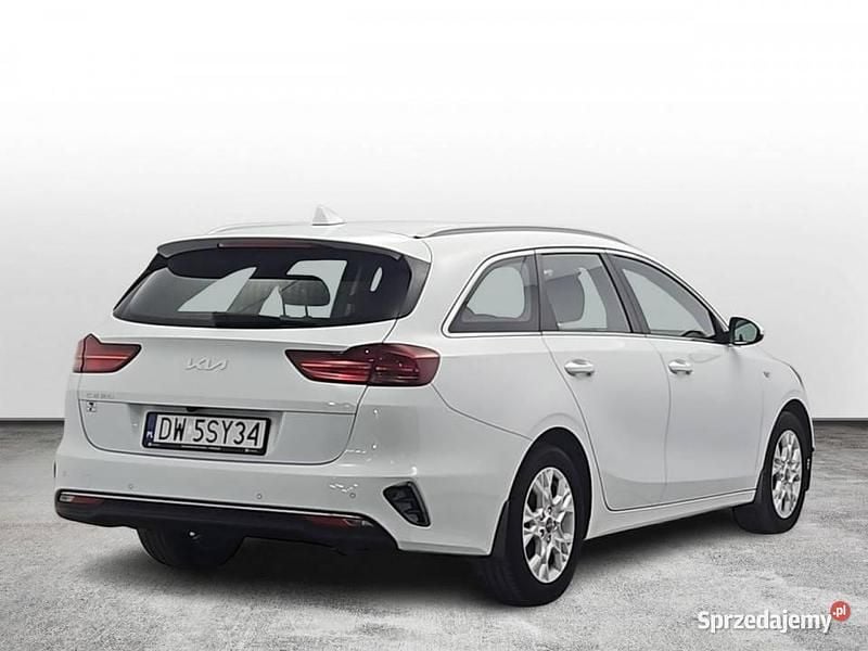 Używany Kia Ceed 160 KM (117 kW) 2022 Biały Hatchback