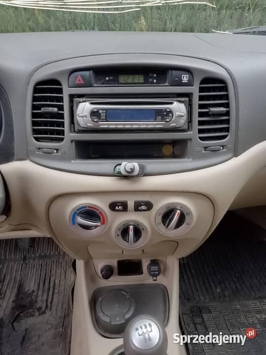 Czarny Używany 2007 Hyundai Accent Sedan/Limuzyna | 3500 zł - Obraz 1/4