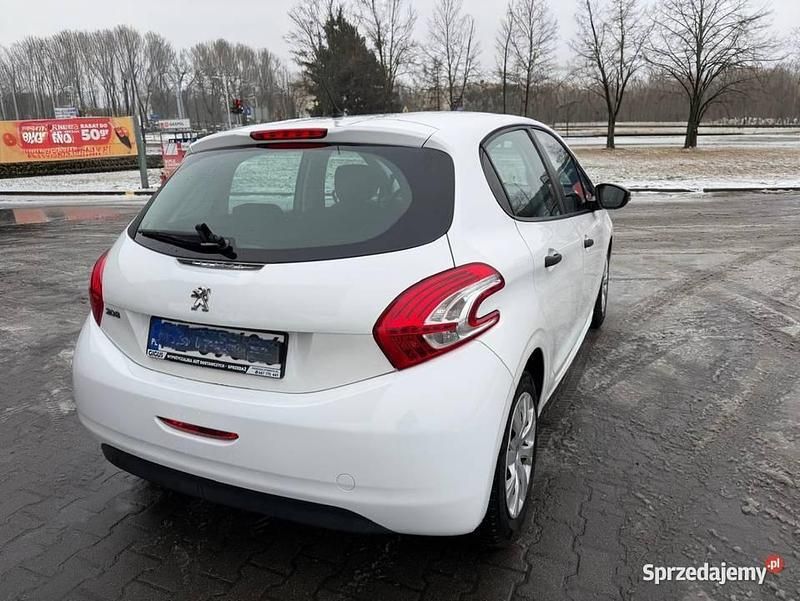 Używany Peugeot 208 2015 Biały Hatchback