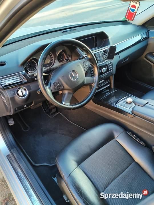 Srebrny Używany 2009 Mercedes E350 Avantgarde Kombi | 34 900 zł - Obraz 1/4