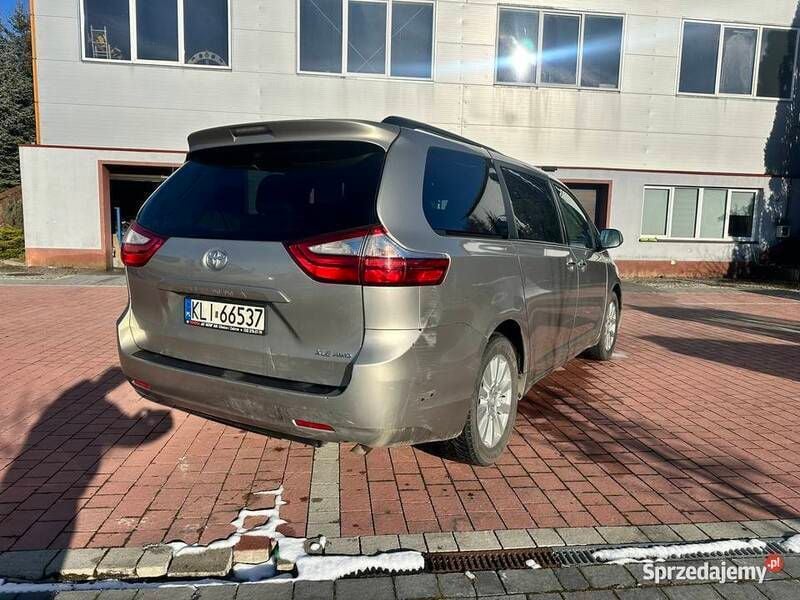 Używany Toyota Sienna XLE 2017 Minivan