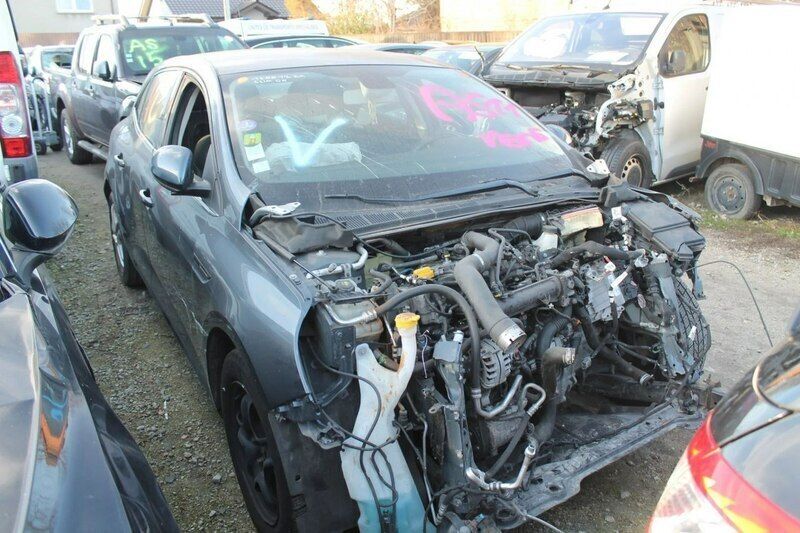 Używany Renault Mégane III 100 KM (73 kW) 2016 Srebrny Sedan/Limuzyna