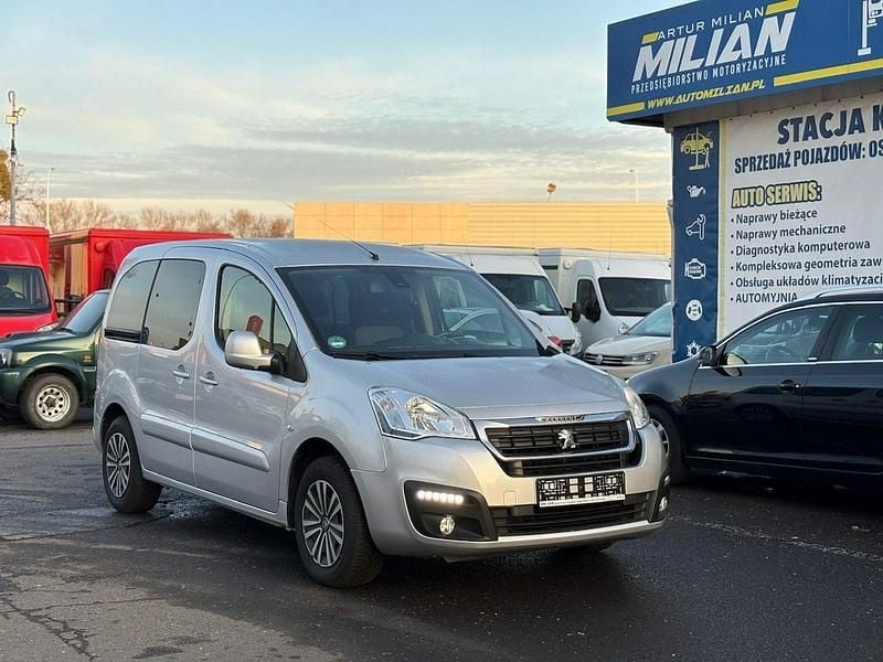 Srebrny (metalik) Używany 2016 Peugeot Partner Van | 33 500 zł (Uczciwa cena) - Obraz 1/4