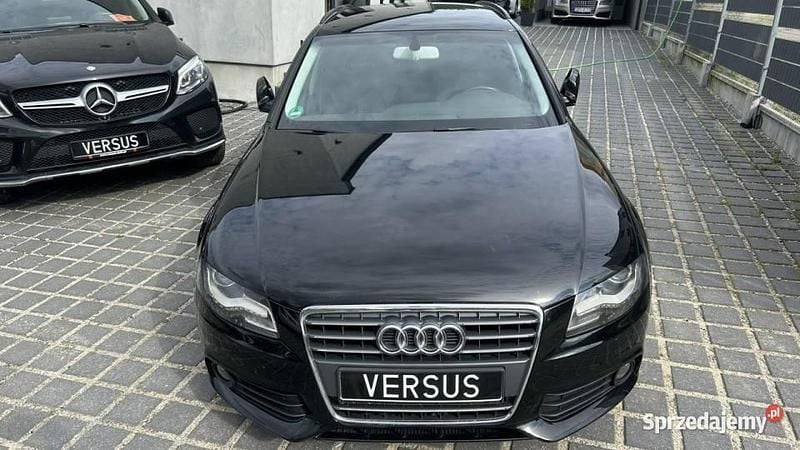 Czarny (metalik) Używany 2011 Audi A4 Comfort Kombi | 27 000 zł (Dobra cena) - Obraz 1/4