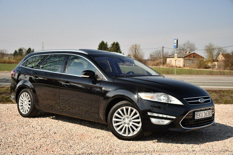 Używany Ford Mondeo 115 KM (84 kW) 2013 Czarny (metalik, perła) Kombi