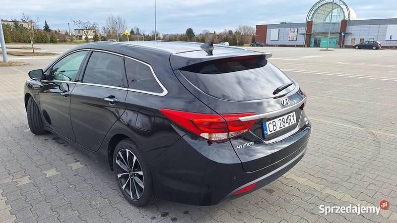 Czarny Używany 2016 Hyundai i40 Kombi | 36 600 zł (Uczciwa cena) - Obraz 1/4