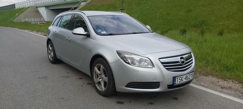 Używany Opel Insignia Edition 2009 Srebrny Sedan/Limuzyna