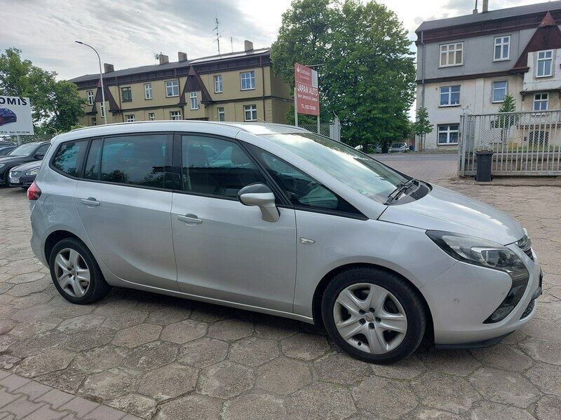 Używany Opel Zafira 130 KM (95 kW) 2016 Srebrny Minivan