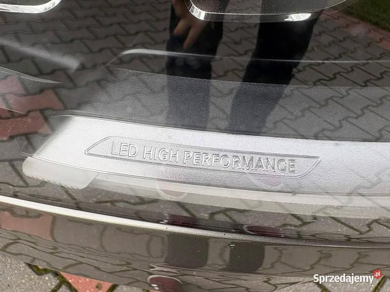 Używany Mercedes GLC200 163 KM (119 kW) 2020 Złoty SUV