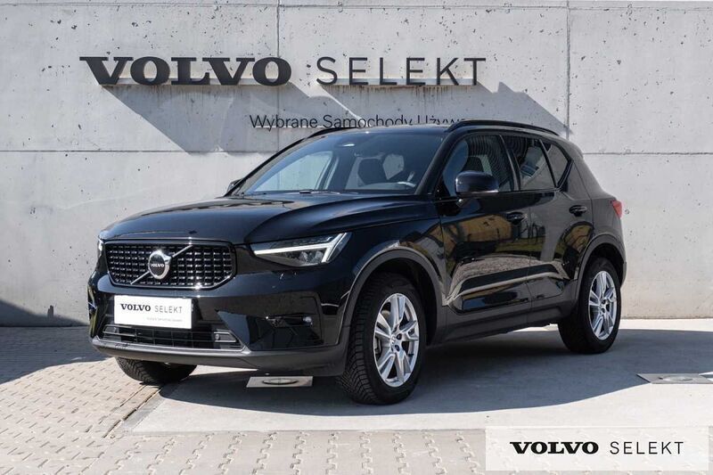 Czarny Używany 2024 Volvo XC40 SUV | 159 900 zł (Uczciwa cena) - Obraz 1/3
