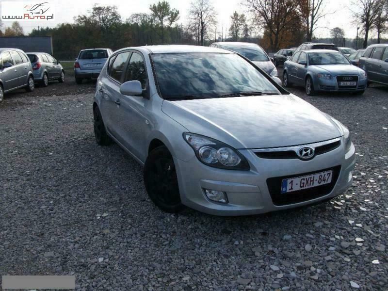 Używany Hyundai i30 109 KM (80 kW) 2009 Srebrny (metalik) Hatchback