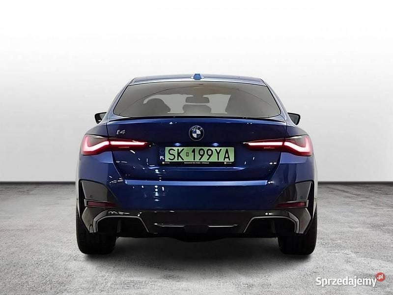 Używany BMW i4 M Sport 400 kW (544 KM) 2023 Niebieski Sedan/Limuzyna