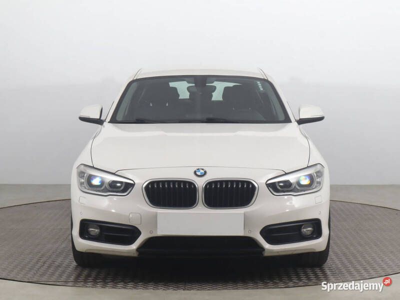 Biały Używany 2017 BMW 118 Hatchback | 58 999 zł (Dobra cena) - Obraz 1/4
