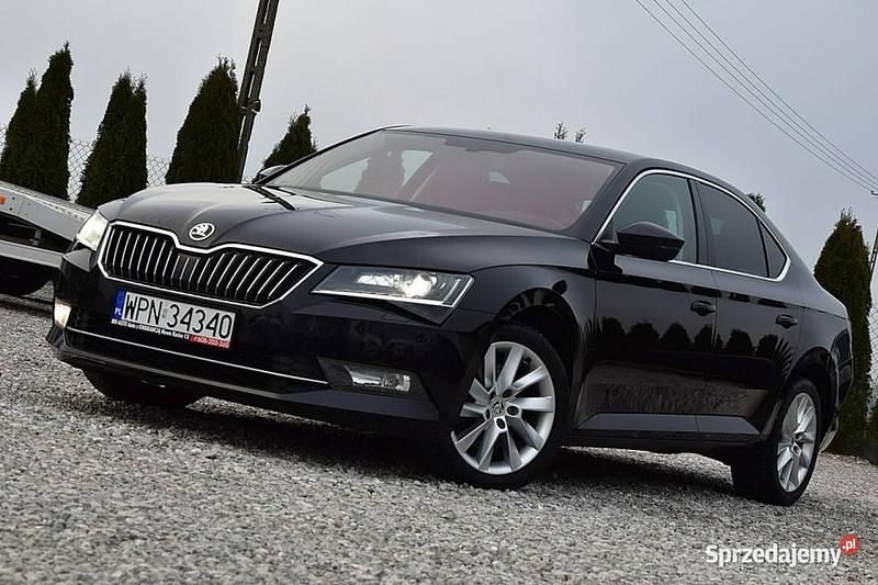 Czarny Używany 2017 Skoda Superb Hatchback | 52 900 zł (Dobra cena) - Obraz 1/4