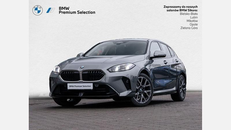 Szary skyscraper metalizowany Używany 2025 BMW 120 Shadowline Hatchback | 144 900 zł (Dobra cena) - Obraz 1/3