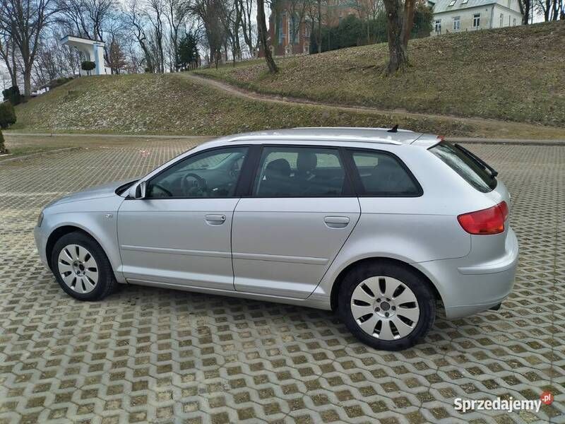 Używany Audi A3 Sportback 2007 Srebrny Hatchback