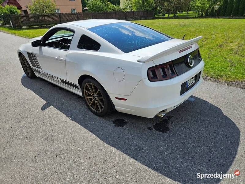 Używany Ford Mustang 450 KM (330 kW) 2012