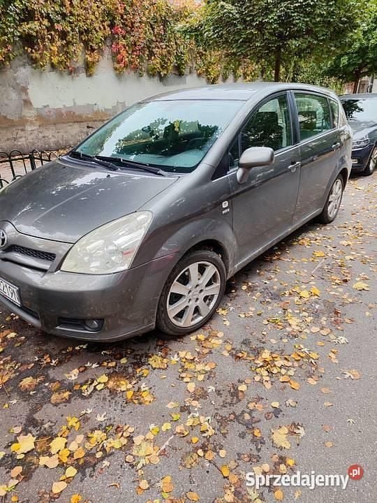Szary Używany 2004 Toyota Corolla Verso Minivan | 12 500 zł (Uczciwa cena) - Obraz 1/4