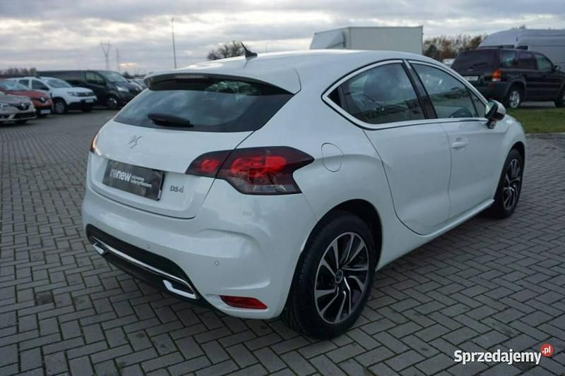 Używany Citroën DS4 PureTech 130 KM (95 kW) 2017 Biały Hatchback