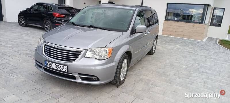 Używany 2014 Chrysler Town & Country | 66 000 zł - Obraz 1/4