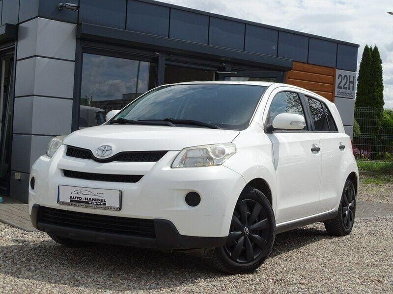 Biały Używany 2010 Toyota Urban Cruiser SUV | 23 900 zł - Obraz 1/4