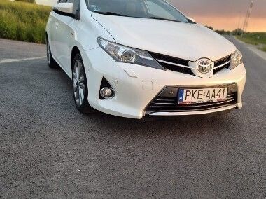 Biały Używany 2013 Toyota Auris Hybrid Hatchback | 42 900 zł (Dość drogi) - Obraz 1/4