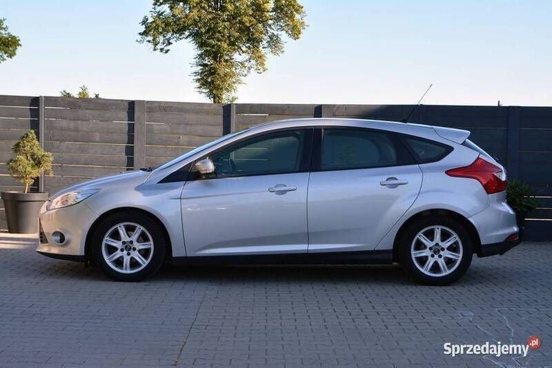 Srebrny Używany 2012 Ford Focus Hatchback | 17 800 zł (Uczciwa cena) - Obraz 1/4