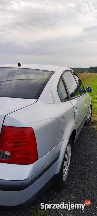 Srebrny Używany 1997 VW Passat Sedan/Limuzyna | 2900 zł (Uczciwa cena) - Obraz 1/4