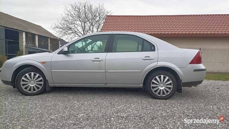 Używany Ford Mondeo 2001 Srebrny Sedan/Limuzyna