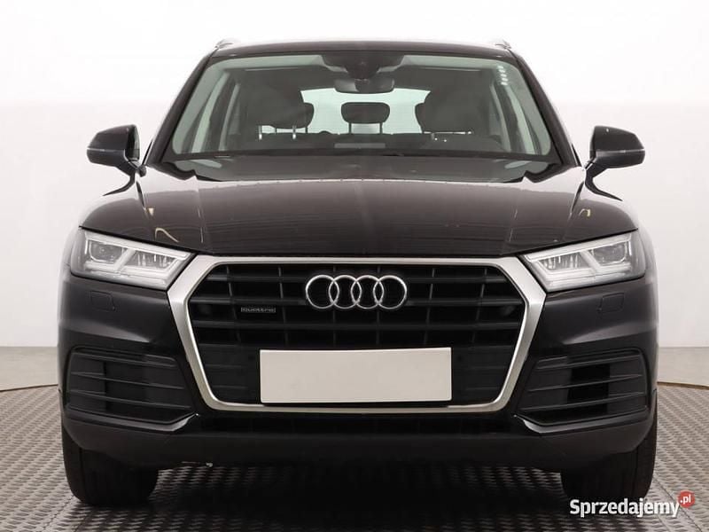 Używany Audi Q5 163 KM (119 kW) 2020 Czarny SUV