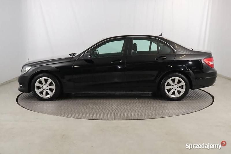 Używany Mercedes C200 184 KM (135 kW) 2012 Czarny Sedan/Limuzyna