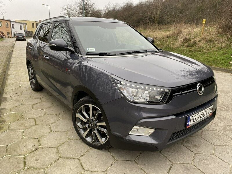Używany Ssangyong (KGM) Tivoli 115 KM (84 kW) 2016 Szary SUV