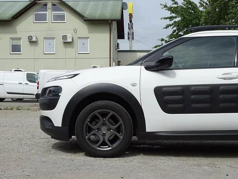 Używany Citroën C4 82 KM (60 kW) 2017 Biały SUV