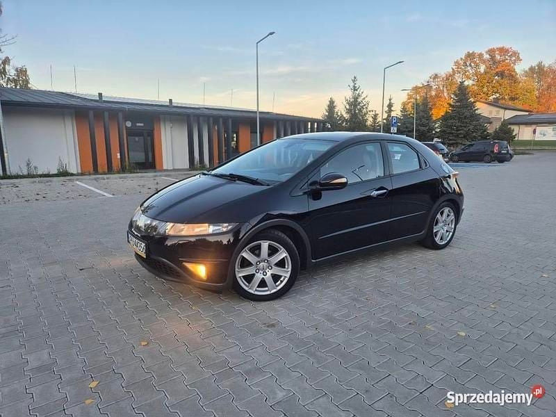 Czarny Używany 2008 Honda Civic Hatchback | 16 000 zł (Dobra cena) - Obraz 1/4