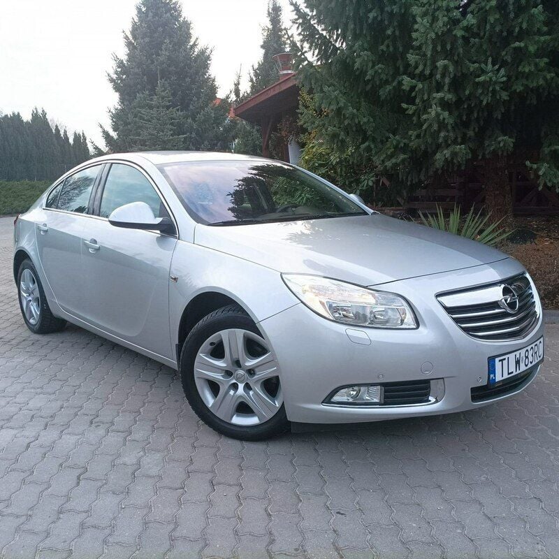 Srebrny (metalik) Używany 2009 Opel Insignia Sedan/Limuzyna | 22 900 zł (Uczciwa cena) - Obraz 1/4
