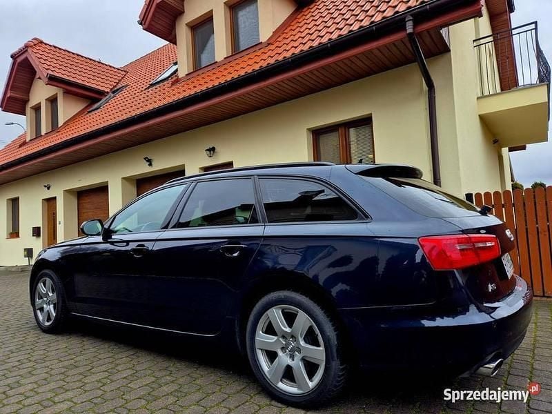 Używany Audi A6 2014 Granatowy Kombi