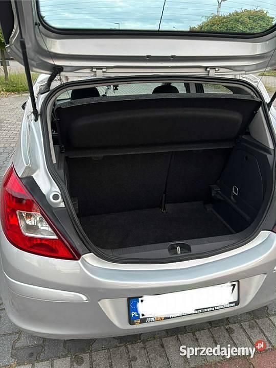 Używany Opel Corsa 2007 Srebrny Hatchback
