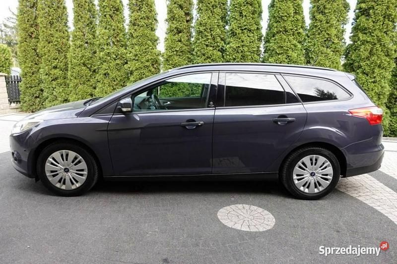Używany Ford Focus 101 KM (74 kW) 2013 Szary Kombi