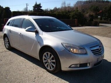 Srebrny Używany 2011 Opel Insignia Kombi | 15 900 zł (Dobra cena) - Obraz 1/4