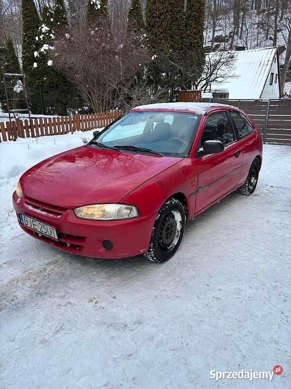 Używany Mitsubishi Colt 2000 Czerwony Hatchback